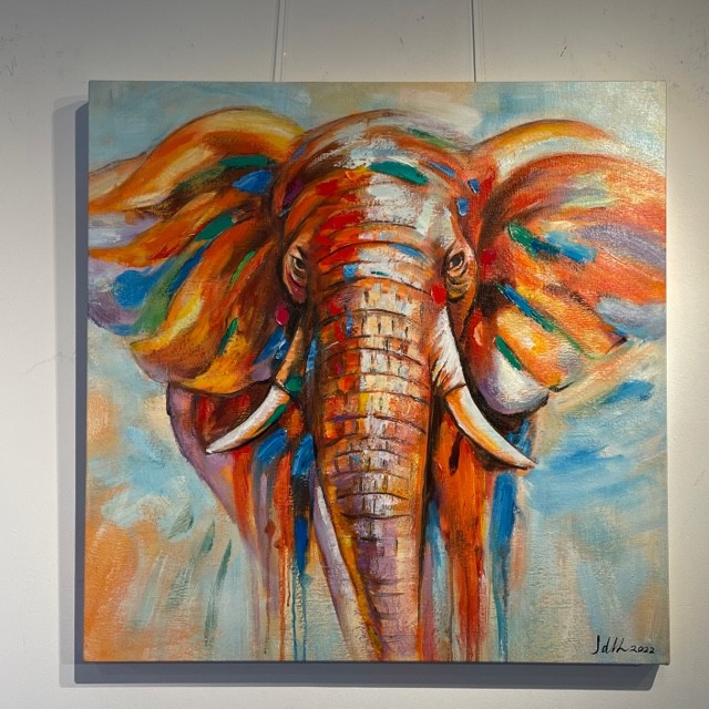 Uitverkoop gekleurde olifant foto 1